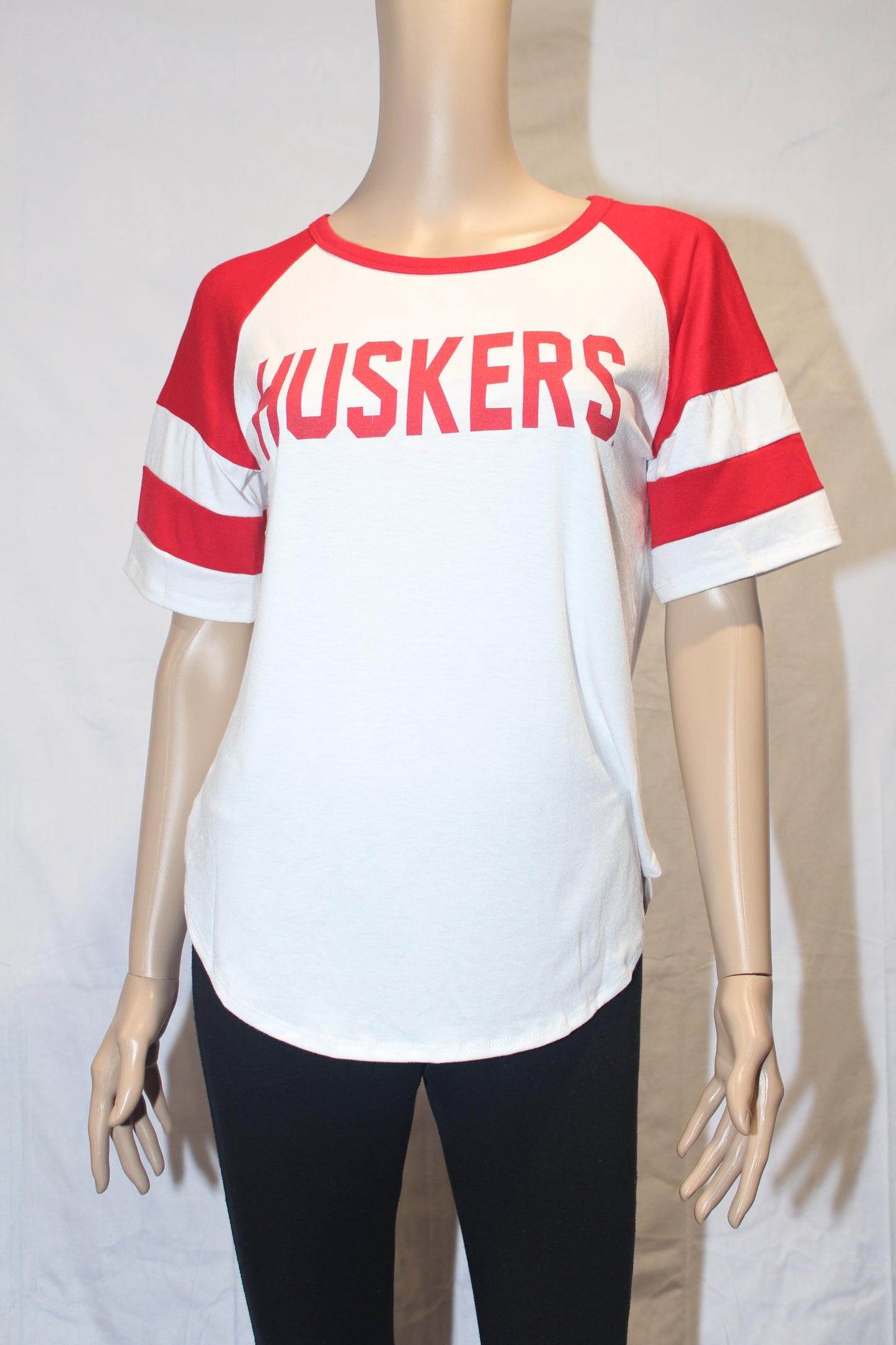 HUSKERS - Short Sleeve PIKO Top