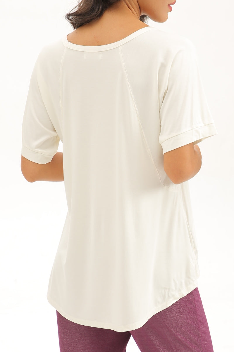 2 CARAT - Short Sleeve V-Neck Top